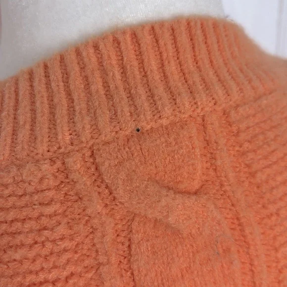 Large Oversized Peach Popcorn Chunky Knit Sweater - Picture 5 of 7